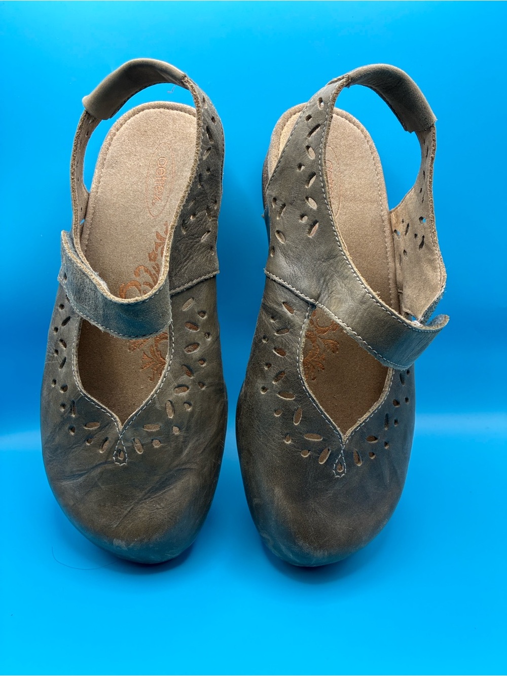 Aetrex Olive Brown Leather Slingback Clogs